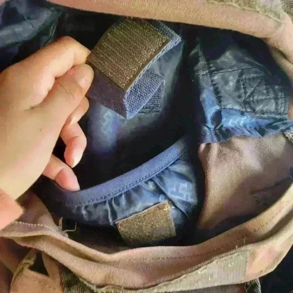 Beautiful Tan Brown TOMMY HILFIGER Travel Backpack Adjustable Pockets Unisex - Picture 8 of 10